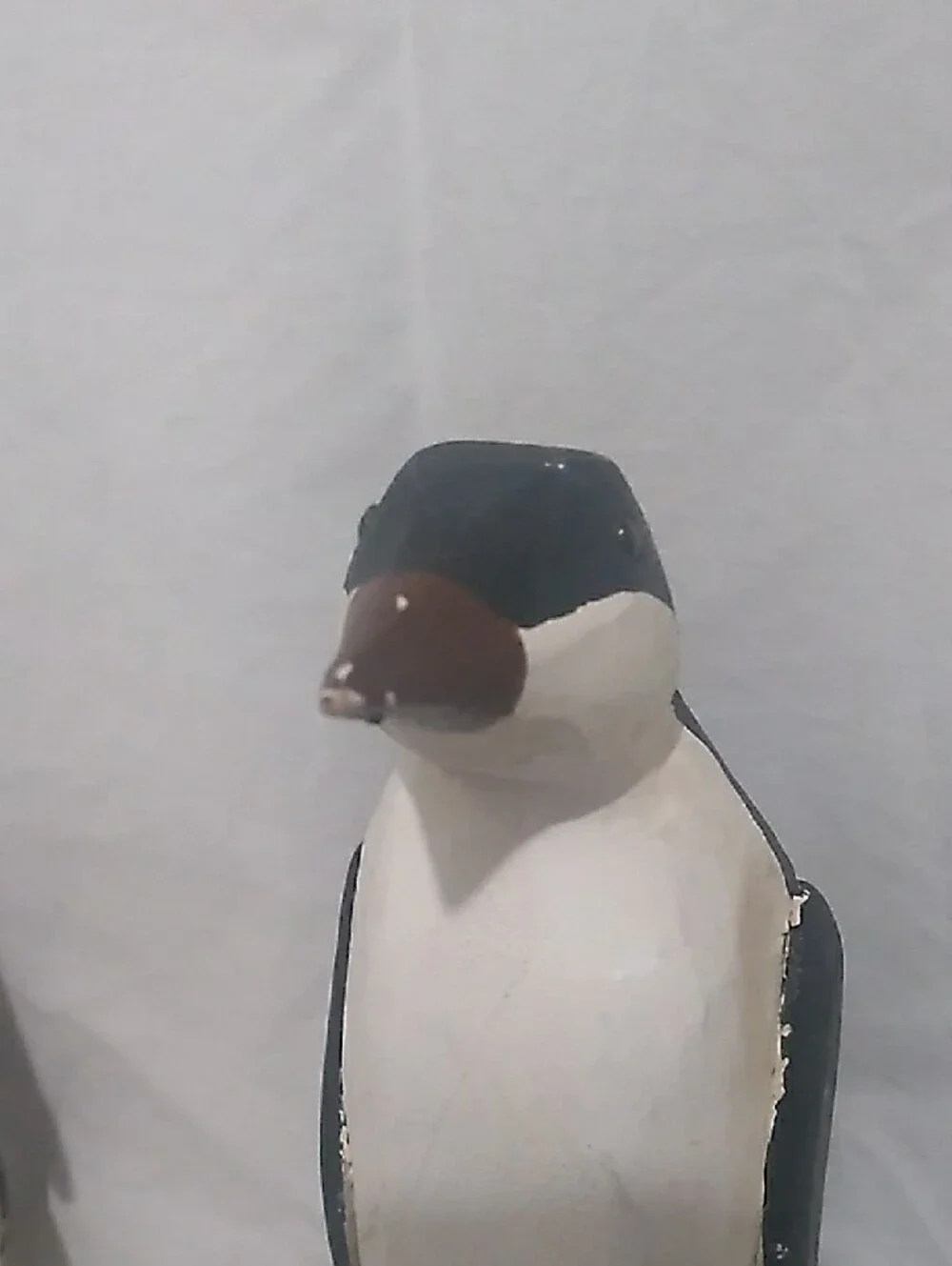 Vintage Folk Art Handcrafted Wooden Penguin Figurine Pair (B5)